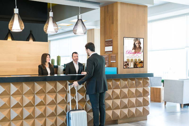 ホテル活用シーンイメージ写真|J-poster(ジェイ・ポスター)|ステラリンク